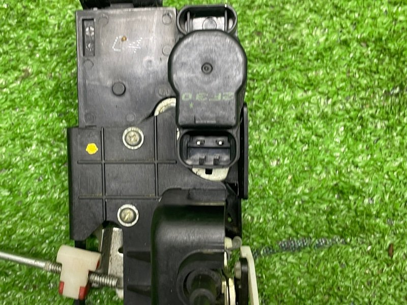 Замок двери задней правой, 2000 рублей, Москва