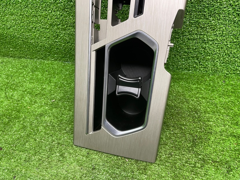 Накладка консоли, Москва