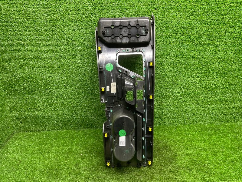 Накладка консоли, Москва