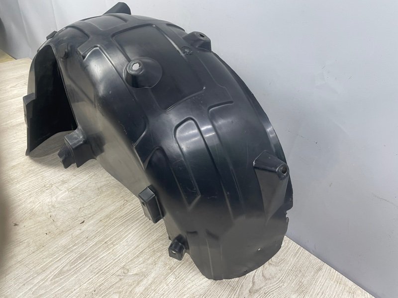 Подкрылок, 2000 рублей, Москва