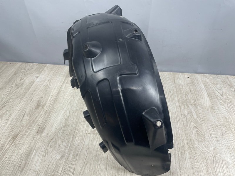 Подкрылок, 2000 рублей, Москва