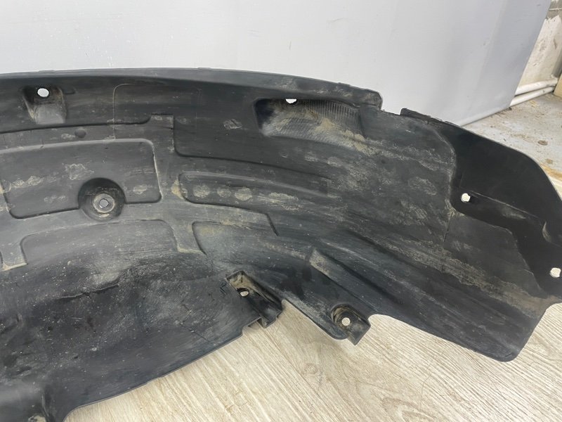 Подкрылок, 2000 рублей, Москва