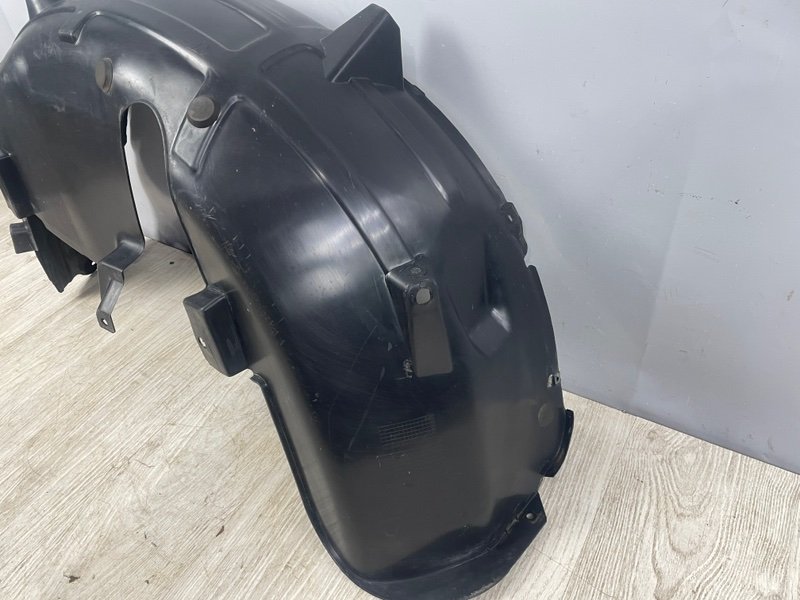 Подкрылок, 2000 рублей, Москва