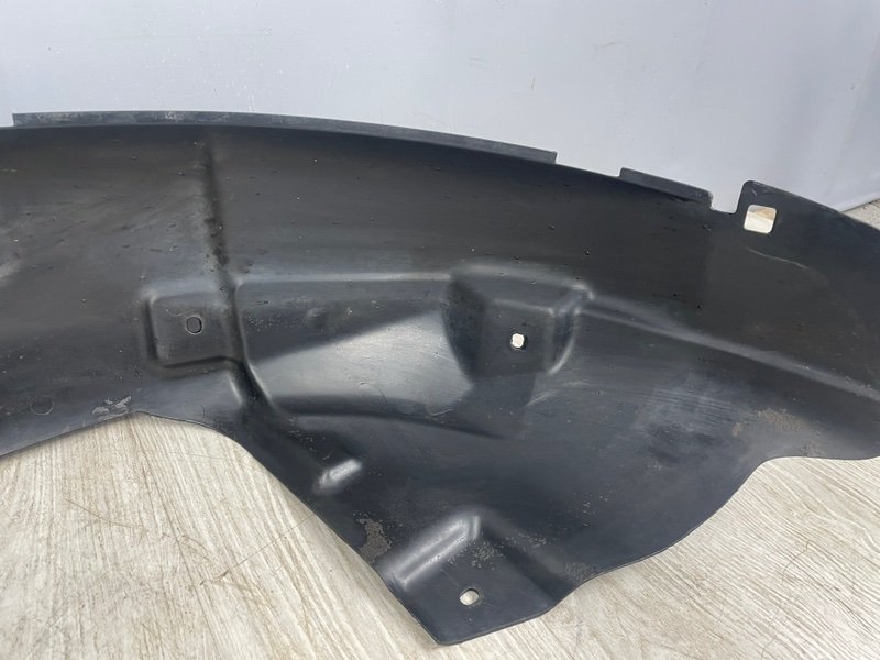 Подкрылок, 2000 рублей, Москва