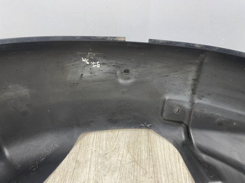 Подкрылок, 2000 рублей, Москва