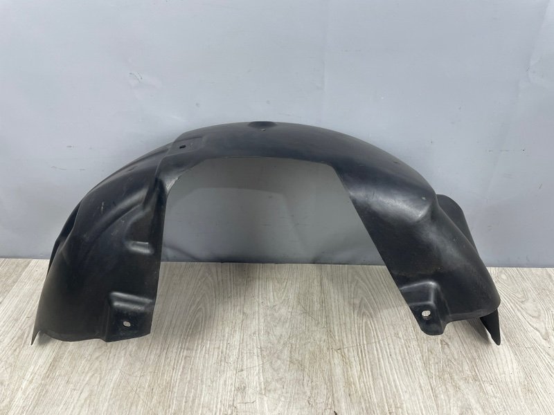 Подкрылок, 2000 рублей, Москва