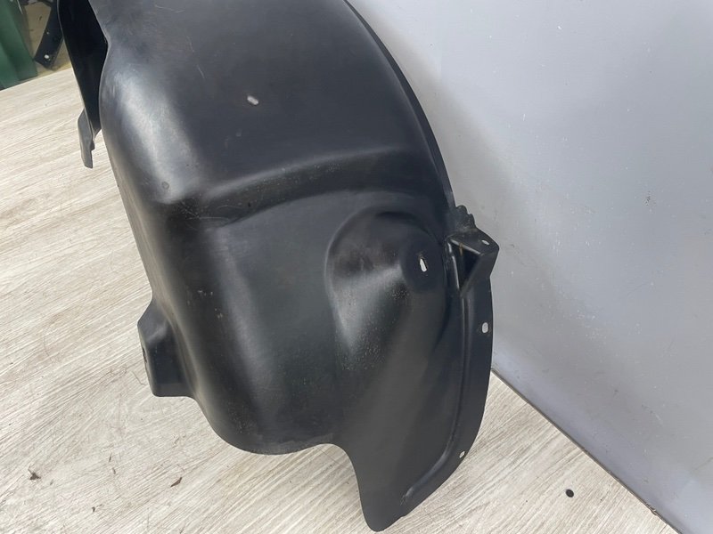 Подкрылок, 2000 рублей, Москва