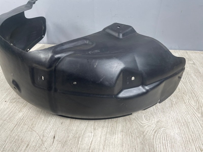 Подкрылок, 2000 рублей, Москва