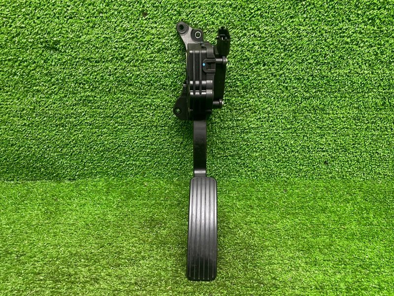 Педаль газа, 1000 рублей, Москва