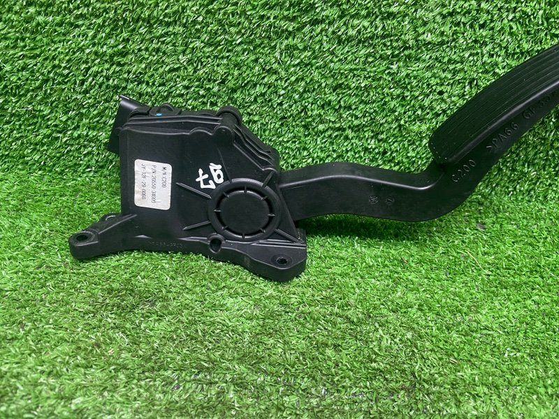 Педаль газа, 1000 рублей, Москва