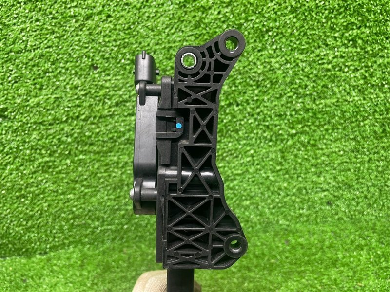 Педаль газа, 1000 рублей, Москва