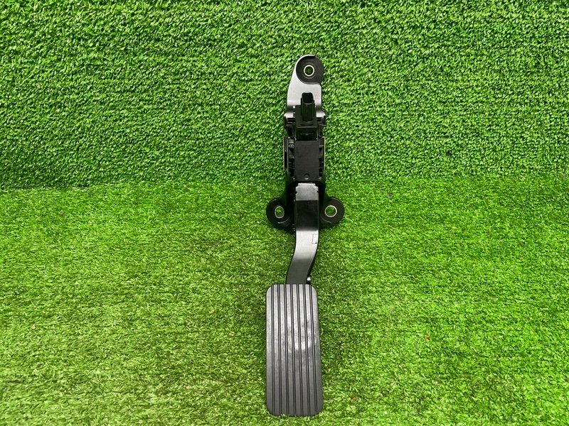 Педаль газа, 1000 рублей, Москва