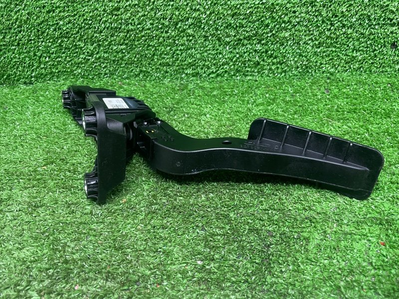 Педаль газа, 1000 рублей, Москва