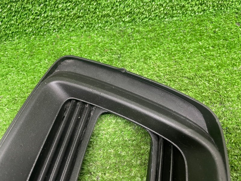 Накладка противотуманной фары, 1000 рублей, Москва