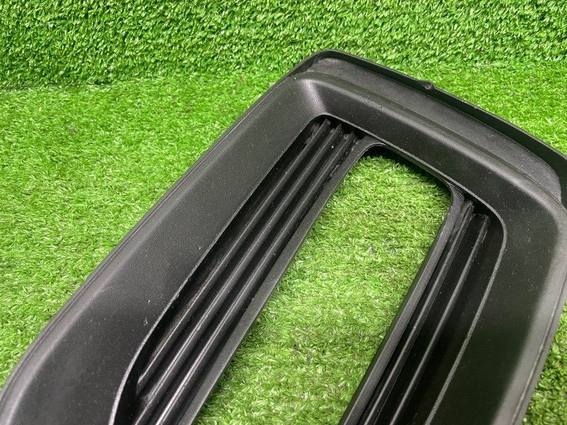 Накладка противотуманной фары, 1000 рублей, Москва