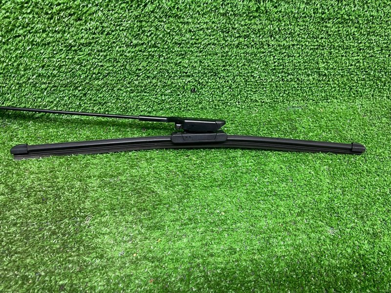 Поводок стеклоочистителя передний, Москва