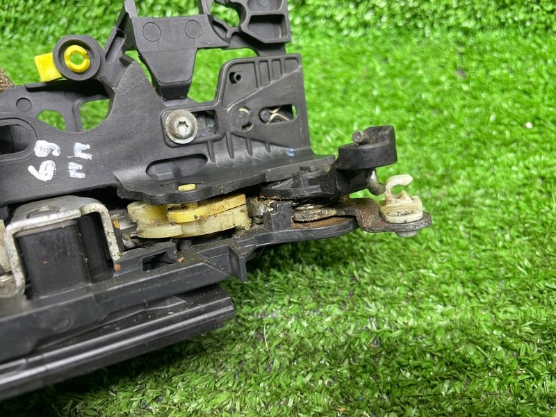 Замок двери передней правой, Москва