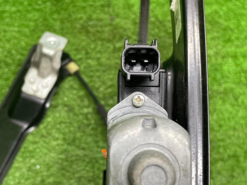 Стеклоподъемник передний, Москва