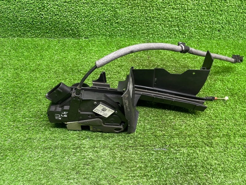 Замок двери передней правой, Москва