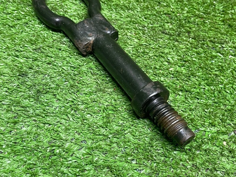 Крюк буксировочный, Москва