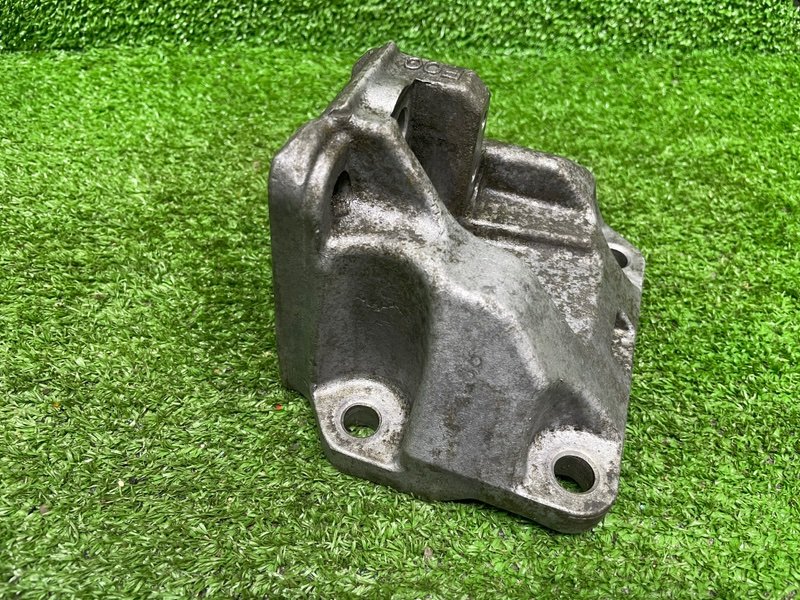 Кронштейн опоры КПП, Москва