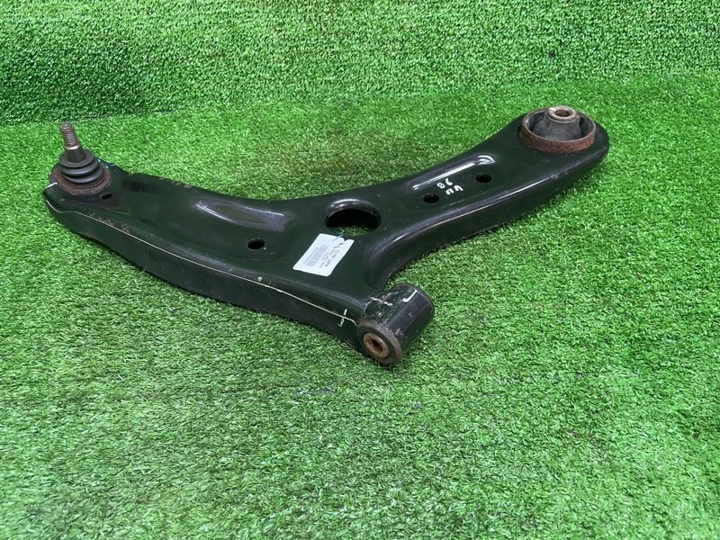 Рычаг передний правый, 2500 рублей, Москва