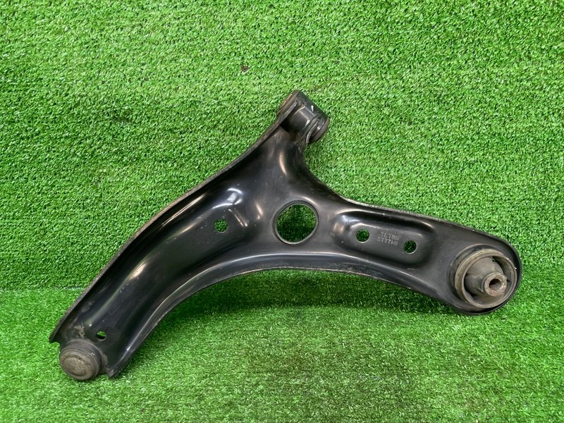 Рычаг передний правый, 2500 рублей, Москва