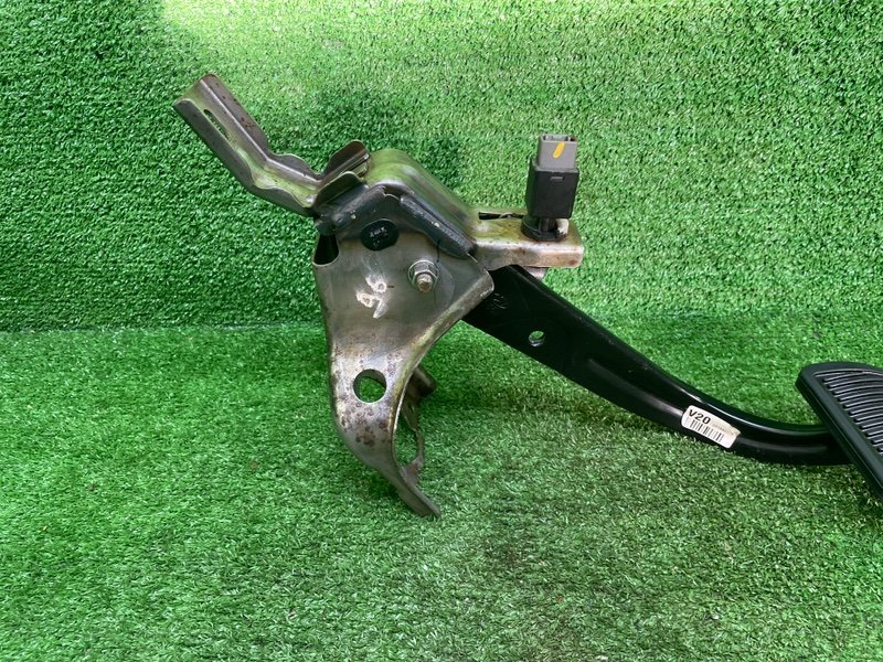 Педаль тормоза, Москва