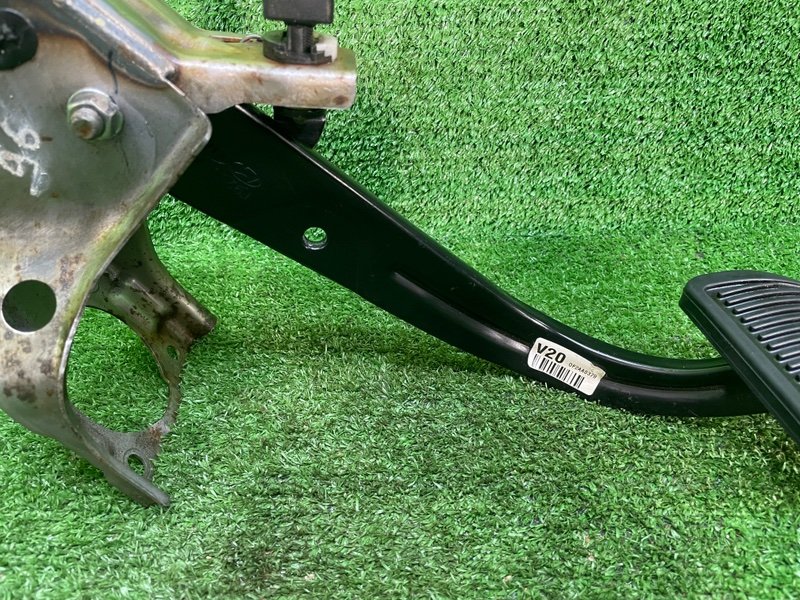 Педаль тормоза, Москва