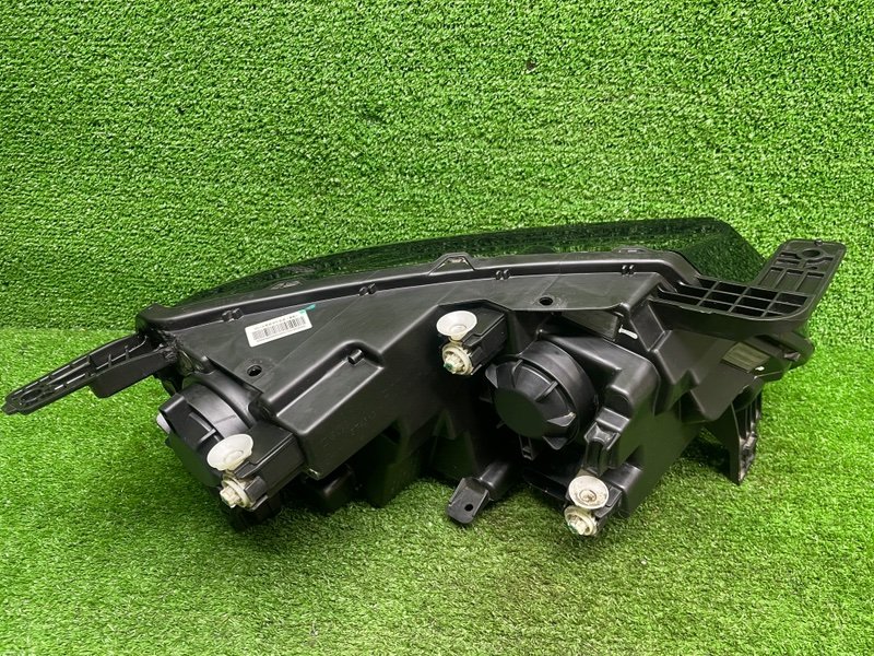 Фара левая, Москва