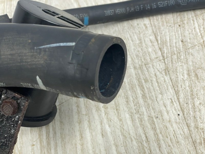 Горловина топливного бака, 2000 рублей, Москва