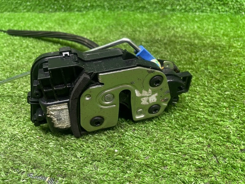 Замок двери передней правой, 2000 рублей, Москва