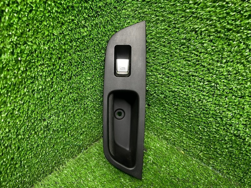 Кнопка стеклоподъемника, 1000 рублей, Москва