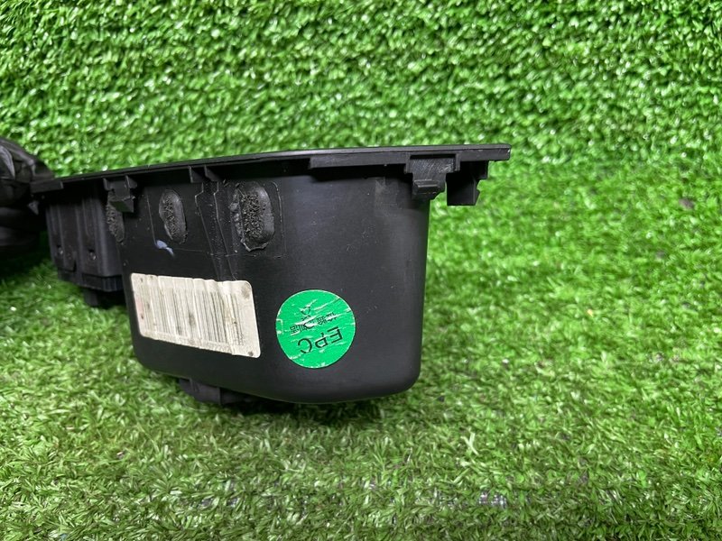 Кнопка стеклоподъемника, 1000 рублей, Москва