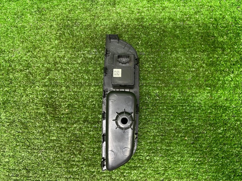 Кнопка стеклоподъемника, 1000 рублей, Москва