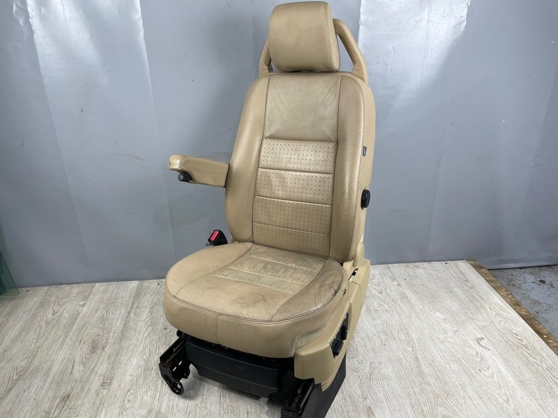 Сиденье переднее левое, Москва