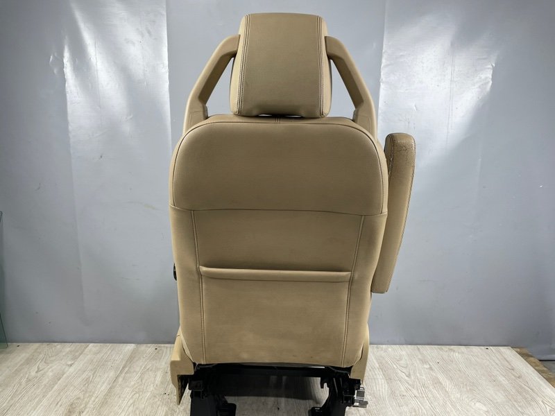 Сиденье переднее левое, Москва