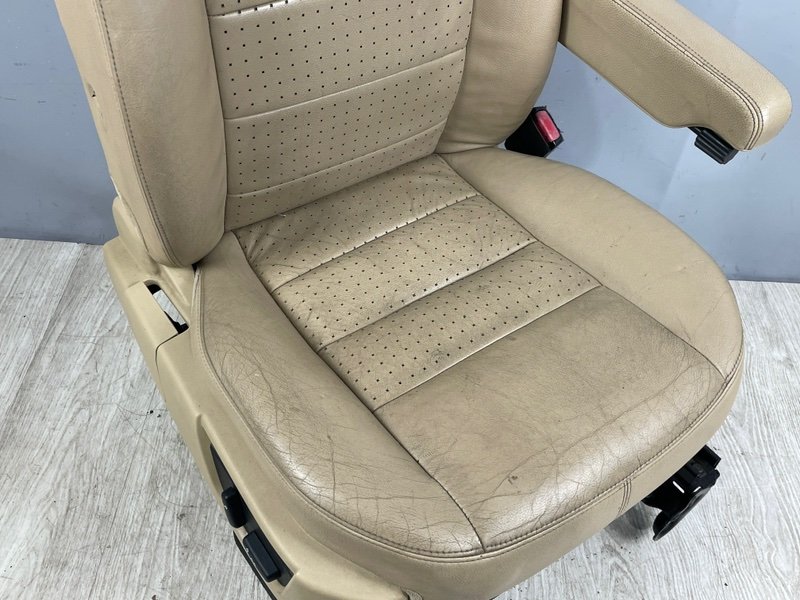 Сиденье переднее правое, Москва