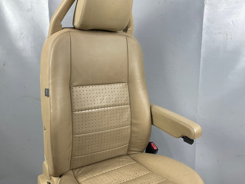 Сиденье переднее правое, Москва