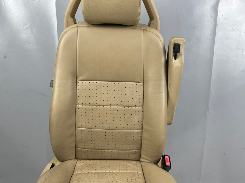 Сиденье переднее правое, Москва