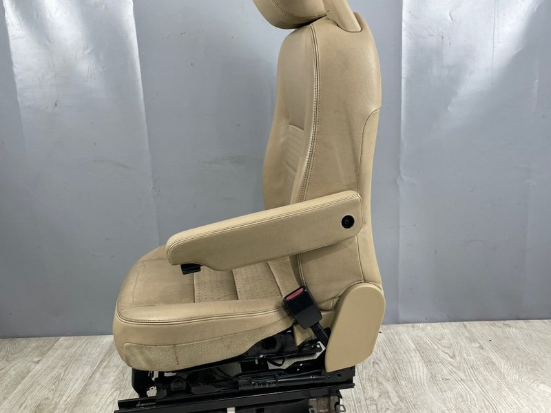 Сиденье переднее правое, Москва