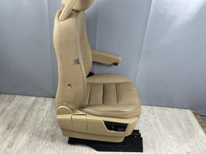 Сиденье переднее правое, Москва