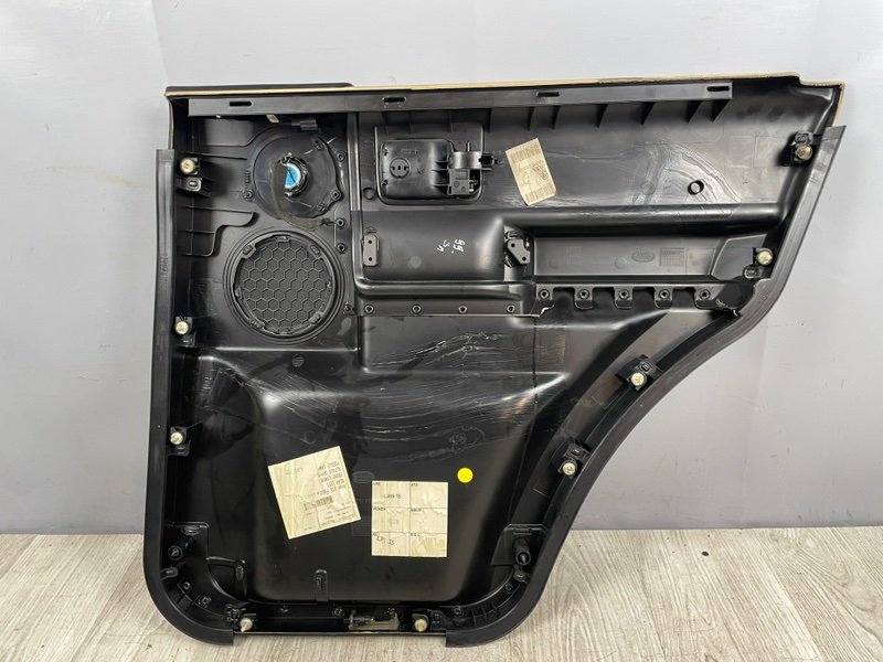 Обшивка двери, Москва