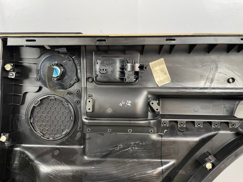 Обшивка двери, Москва