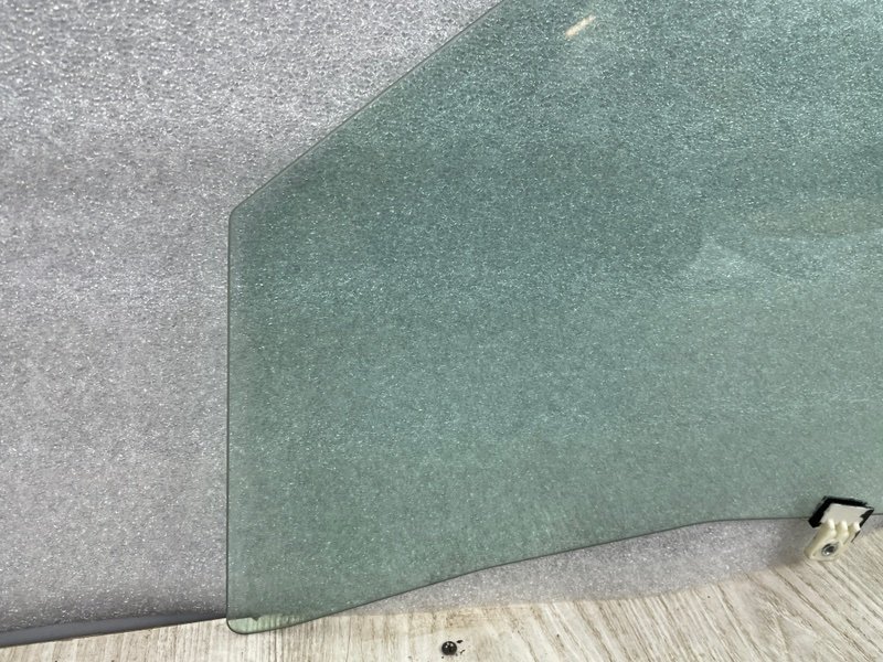 Стекло двери передней левой, Москва