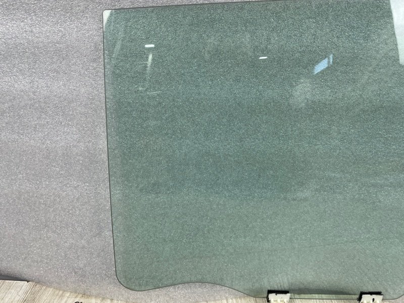 Стекло двери задней левой, Москва