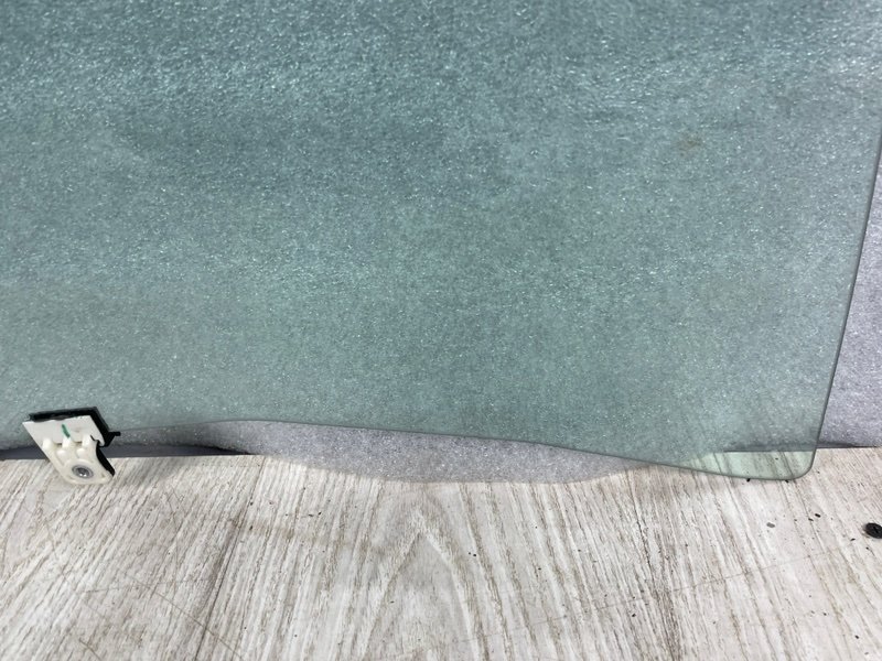 Стекло двери передней правой, Москва