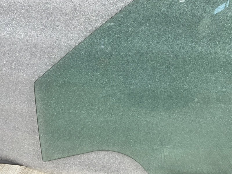 Стекло двери передней левой, Москва