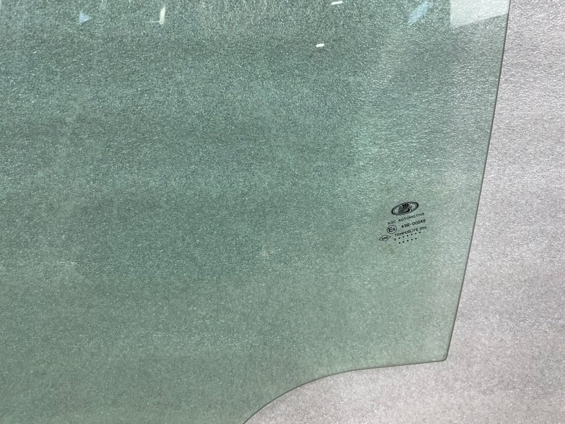 Стекло двери передней левой, Москва