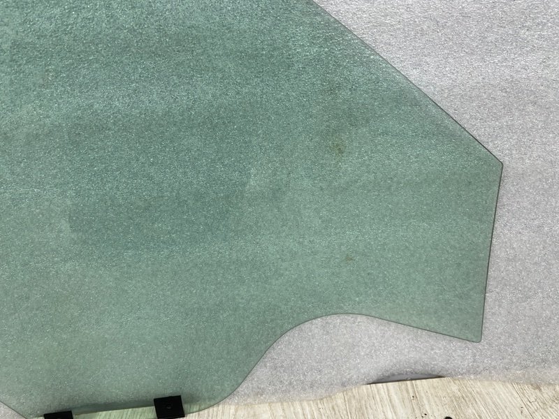 Стекло двери передней левой, Москва